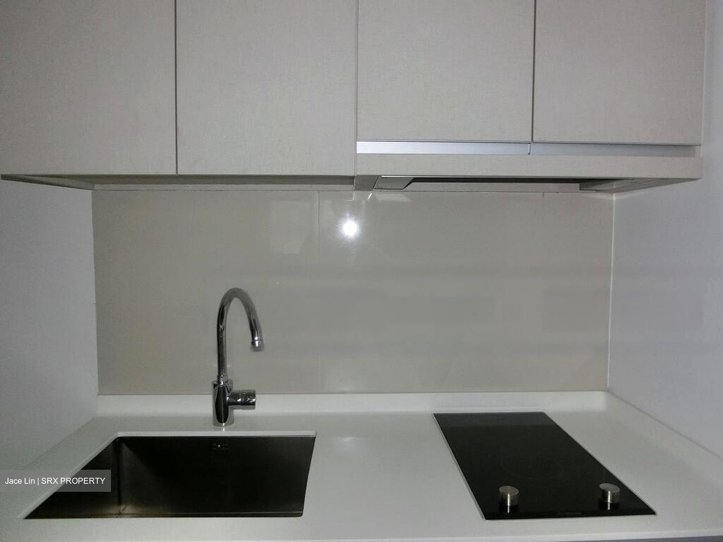 Suites 28 (D14), Apartment #469782101